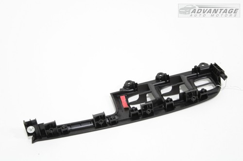 2013-2018 HYUNDAI SANTA FE FRONT LEFT SIDE DOOR PANEL SWITCH BEZEL TRIM OEM - Picture 4 of 8