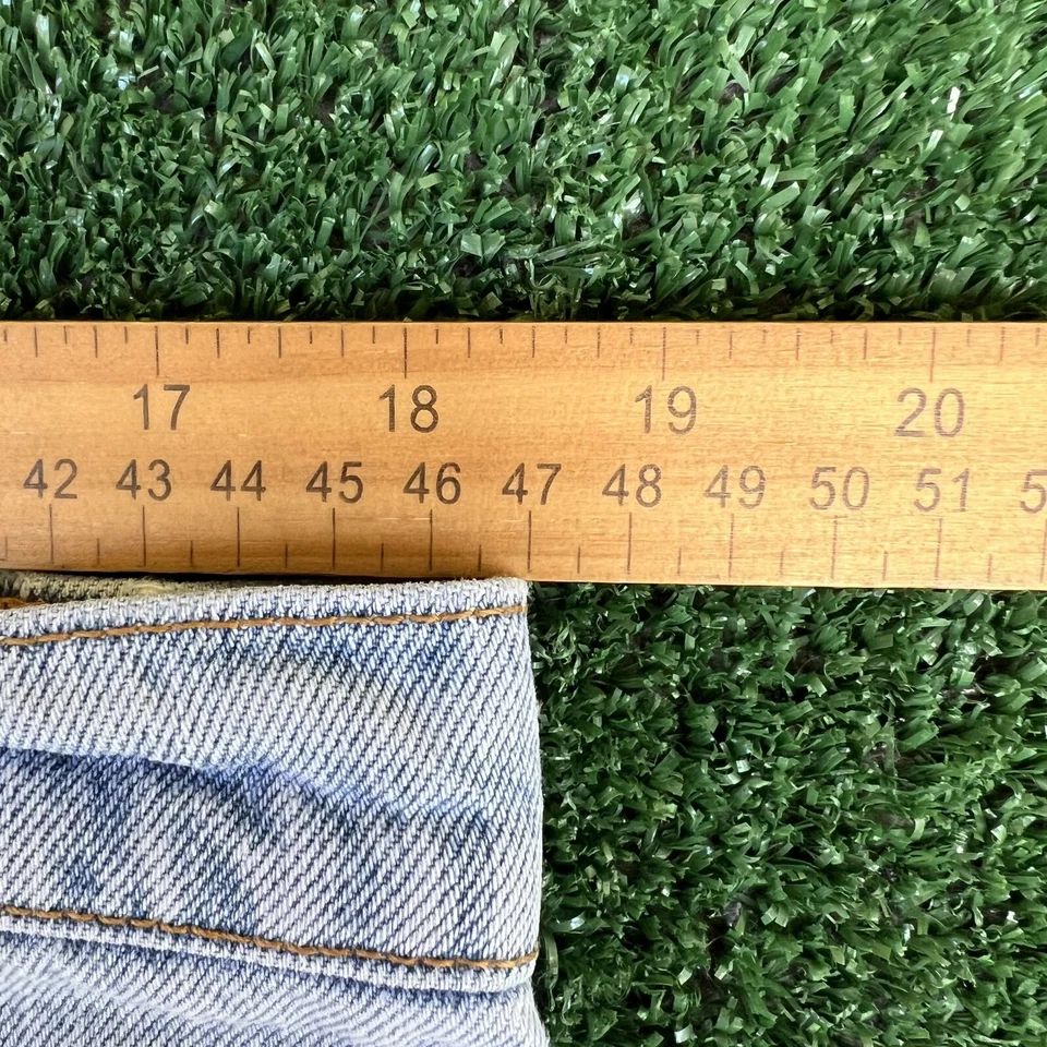 VTG Levi's 550 Jeans Mens 37x34" Blue Distressed Red Tab Relaxed Tapered Leg USA - Image 4 of 4