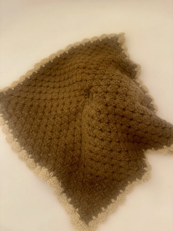 Manta de seguridad para bebé mono ganchillo hecha a mano marrón animal blankie triplete regalo Foto 4 de 4