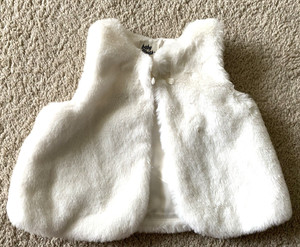 Baby B'gosh Baby Girls White Faux Fur Vest One Button Closure Size 12 Months