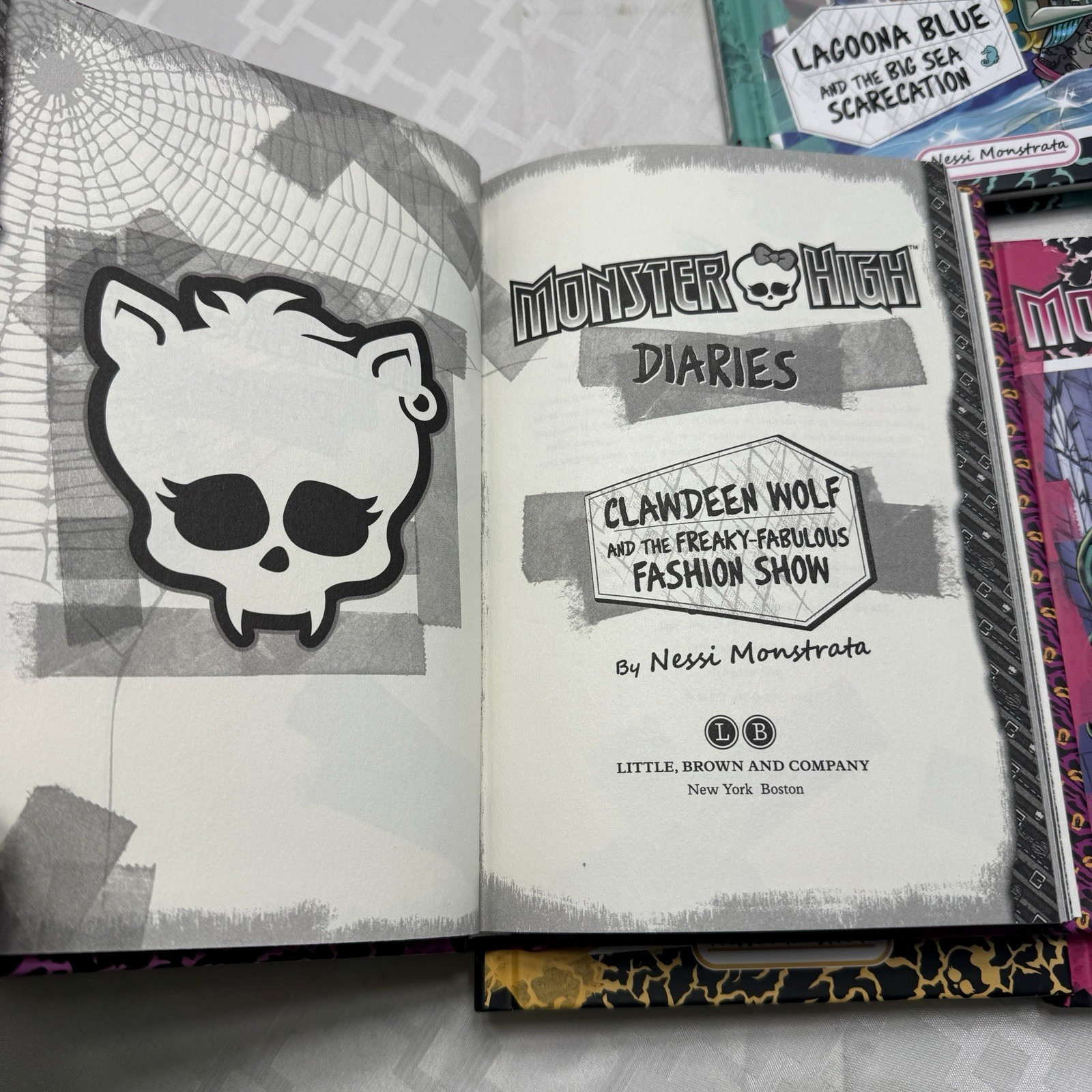 Monster High Dairies 5 Book Box Set Nessi Monstrata 1st Hard Cover Little Brown
