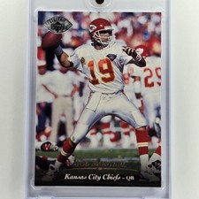 Joe Montana Kansas City Chiefs 1995 Upper Deck Card - #111 Electric Silver