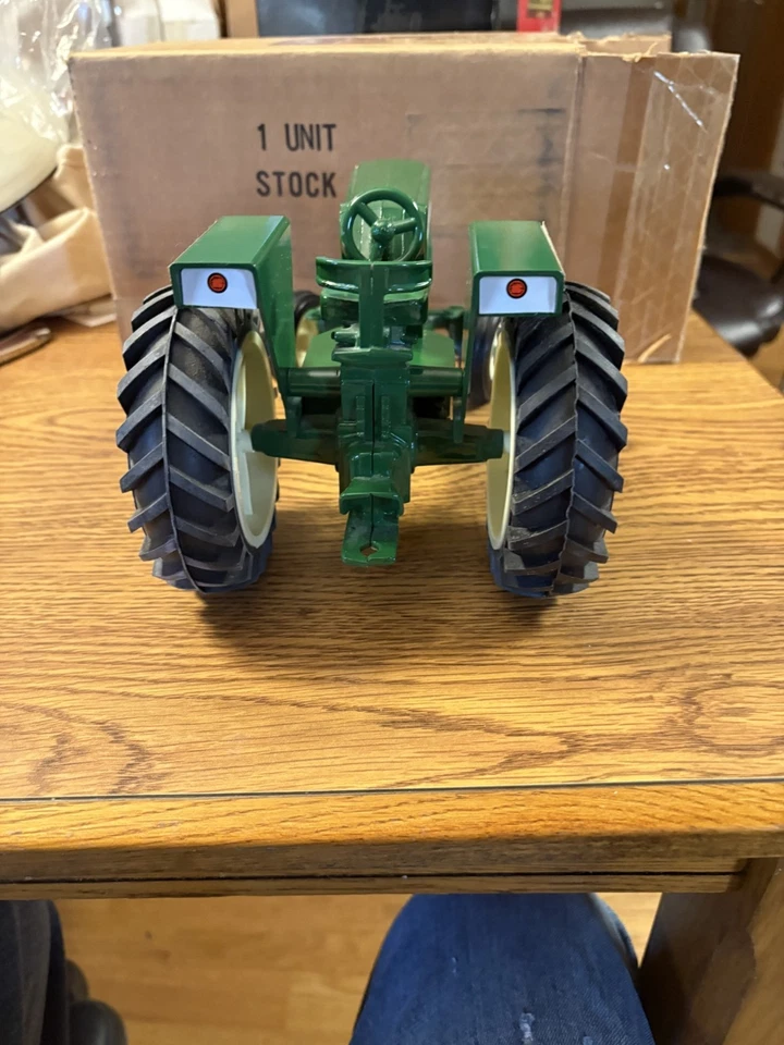 Tractor Oliver 1955 modelos a escala 1/16 con Florida Farm Show Foto 4 de 4
