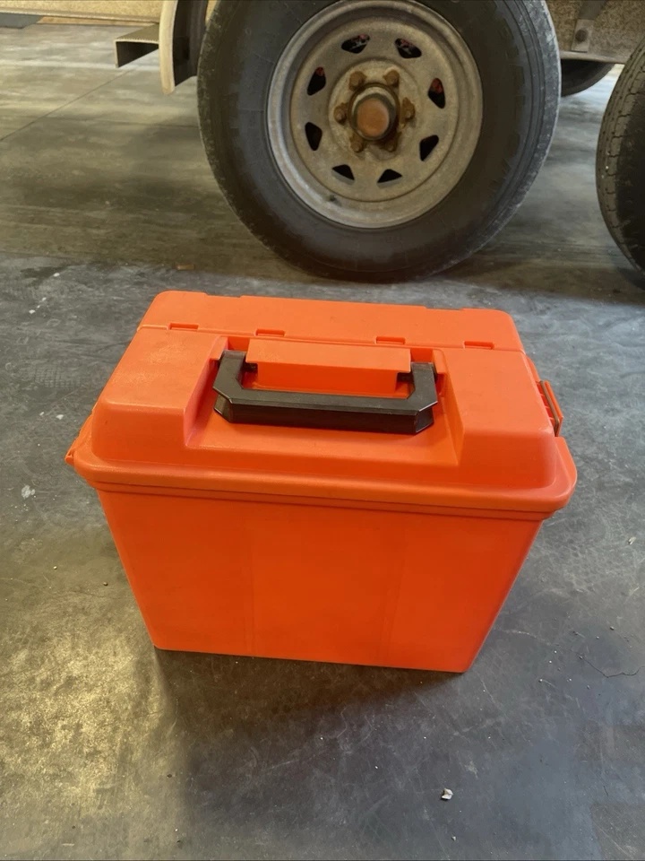 Caja de suministros de emergencia extra grande Plano con estante extraíble 181250 UPC024099518123 Foto 3 de 4