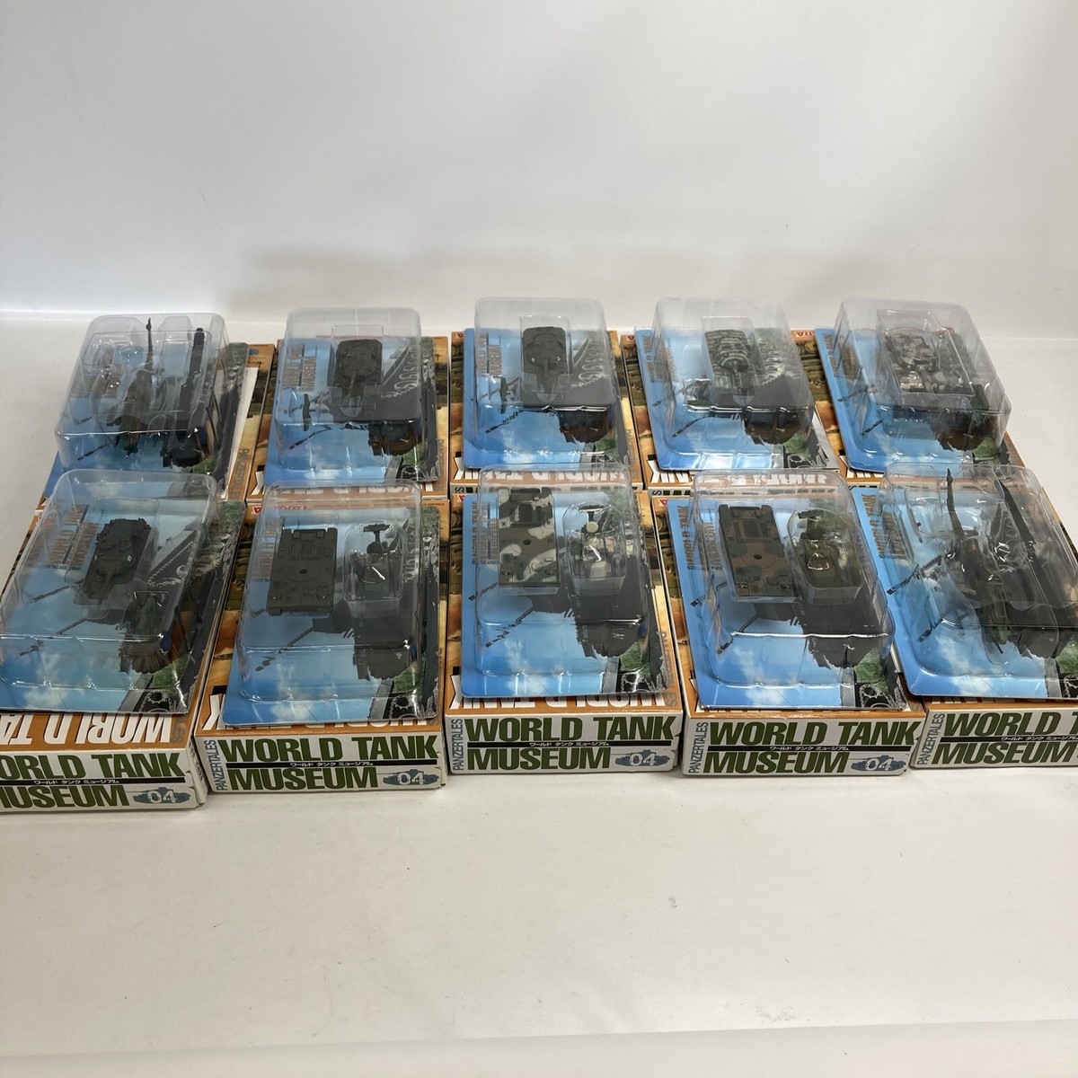 WORLD TANK　MUSEUM　By Takara　制作　海洋堂　2003年 WORLD TANK MUSEUM By Takara 制作 海洋堂 2003年