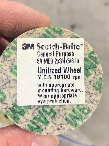 11 new 3M Scotch-Brite 2" x 3/4" x 5/8" 5A MED General Purpose Unitized Wheels - Picture 2 of 2