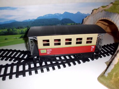 Personenwagen beige-rot Spur 1/G von Dickie - New Ray - New Bright