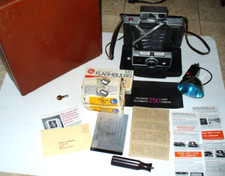 Vintage Polaroid Automatic 250 Land Camera with Case, Flash, Bulbs, Instructions