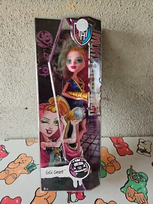2014 Monster High Freaky Field Trip Gigi Grant Puppe / Mattel 
