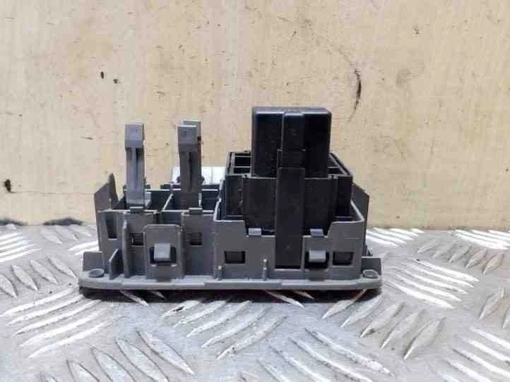 Interruptor de ajuste de altura de faros RENAULT SCÉNIC II JM0/1 26120896 - Imagen 4 de 4