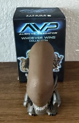 TITANS AVP ALIEN VS PREFATOR 3'' VINYL FIGUREN - ALIEN - OVP