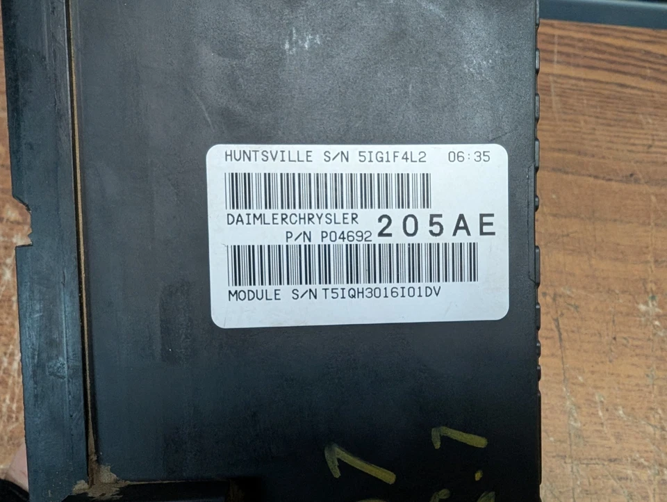 2007 dodge ram diesel 3500 TIPM TOTALLY INTEGRATED POWER MODULE 04692205AE - Image 3 of 4