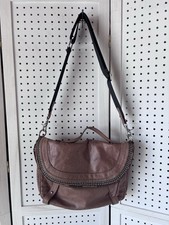 BCBG Maxazria Borsa Messenger a tracolla in pelle con borchie e tracolla in tela marrone