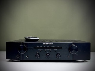 Marantz PM6004 Integrated Amplifier in Black Finish
