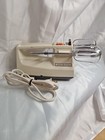 Vintage GE General Electric Hand Mixer 3 Speed  w/ 2 Beaters D2M24 Works E11 — photo 1