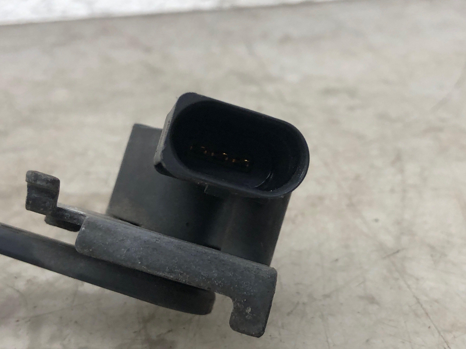 2016-2020 BENTLEY BENTAYGA RIGHT REAR SUSPENSION HEADLIGHT RIDE LEVEL SENSOR