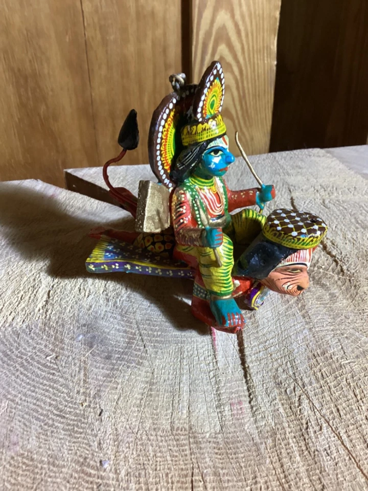 Estatua de ídolo Lord Ganesh Ganpati de madera pintada con laca para decoración del hogar colgante Foto 2 de 4