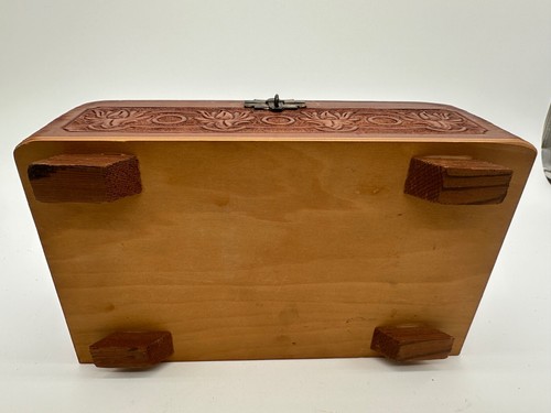 Vintage Carved Wooden Chest/Jewelry Box Flower Curved Lid Cedar Mirror EC - Picture 8 of 9