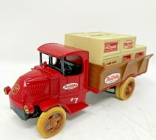 Ertl Mack 1926 Bulldog True Value Delivery Truck Crates 1:38 Scale Die Cast Bank