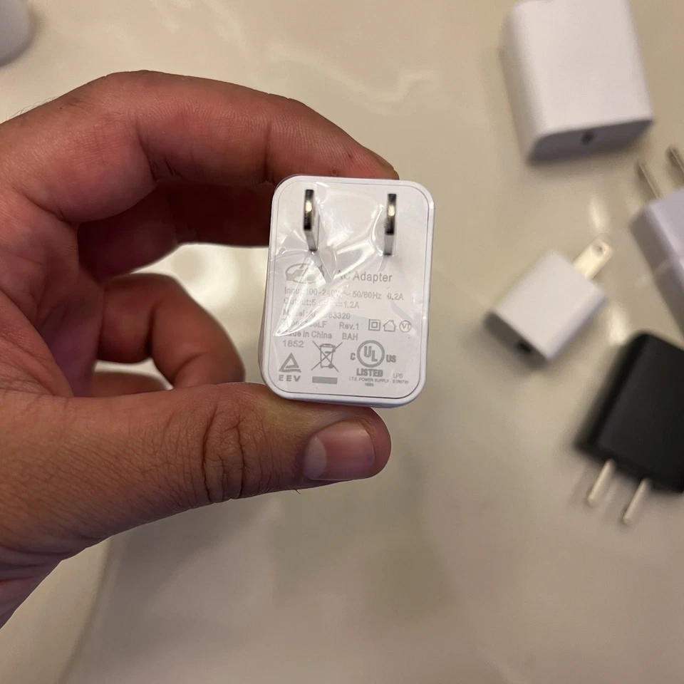 Charger Cube Set Of 6, Samsung, Amazon and more - Image 3 of 4