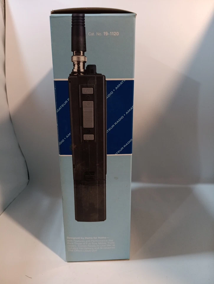 Radio Shack 19-1120 Realistic 2-Meter Amateur VHF FM Transceiver W/Manual & Box! - Image 4 of 4