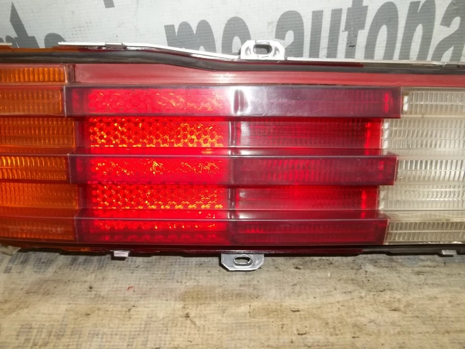 Левый задний тормозной фонарь со стороны водителя для Mercedes-Benz W123 77-85 годов выпуска от оригинального производителя - Изображение 3 из 4