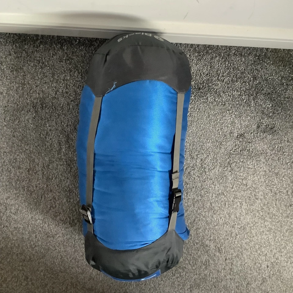 BLACKS Quad 2 Sleeping Bag 1.42kg 80 x 220cm - Image 2 of 4