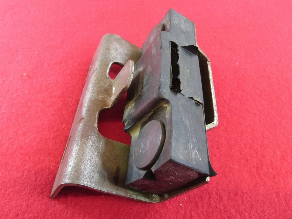 NOS 1971-1972 OLDS 88 98 TORONADO MUFFLER TAILPIPE HANGER ROYALE LUXURY 1237359 - Imagem 2 de 4