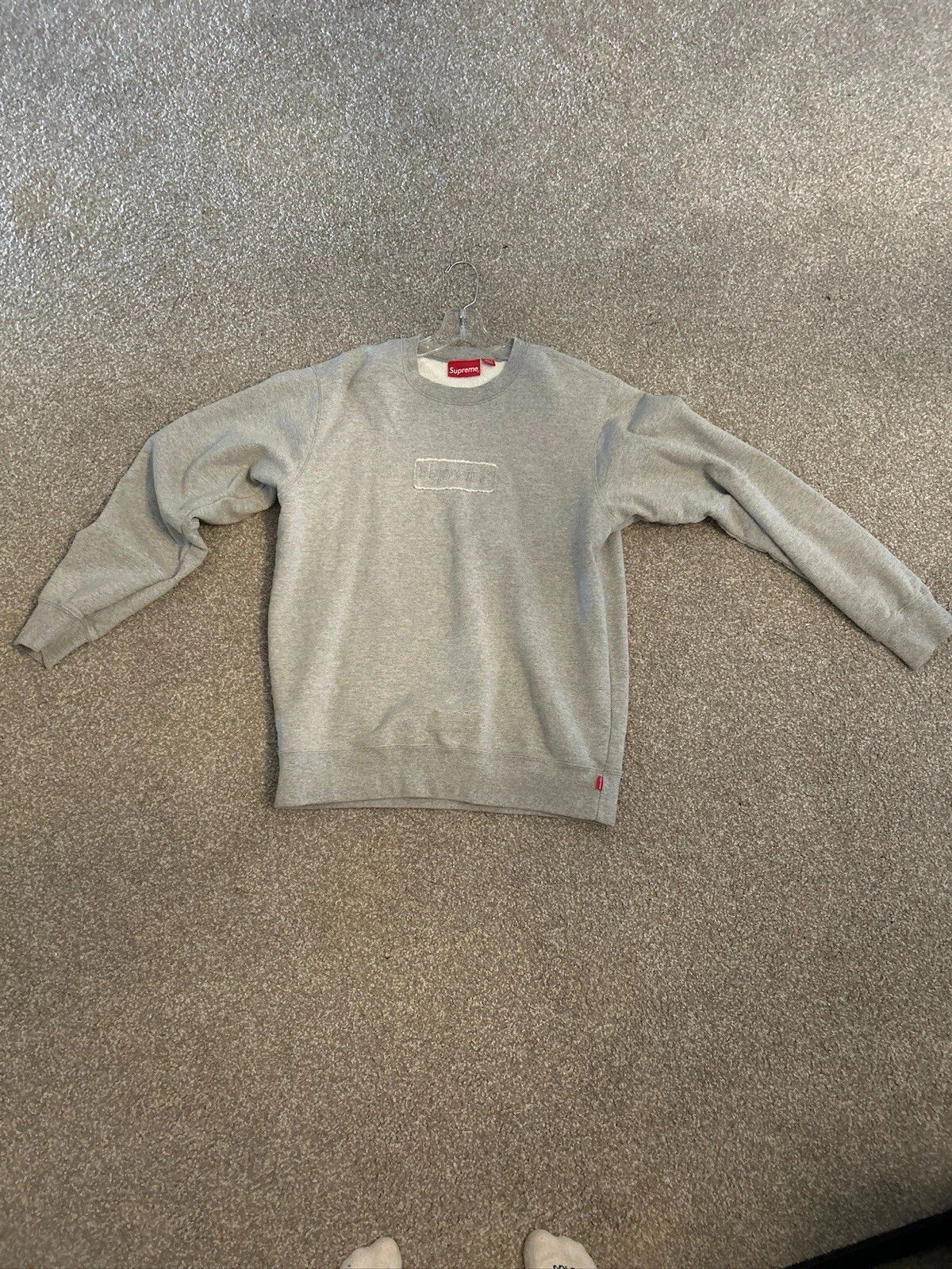 Pull col rond gris logo Supreme Cut Out Box homme US M À PEINE UTILISÉ