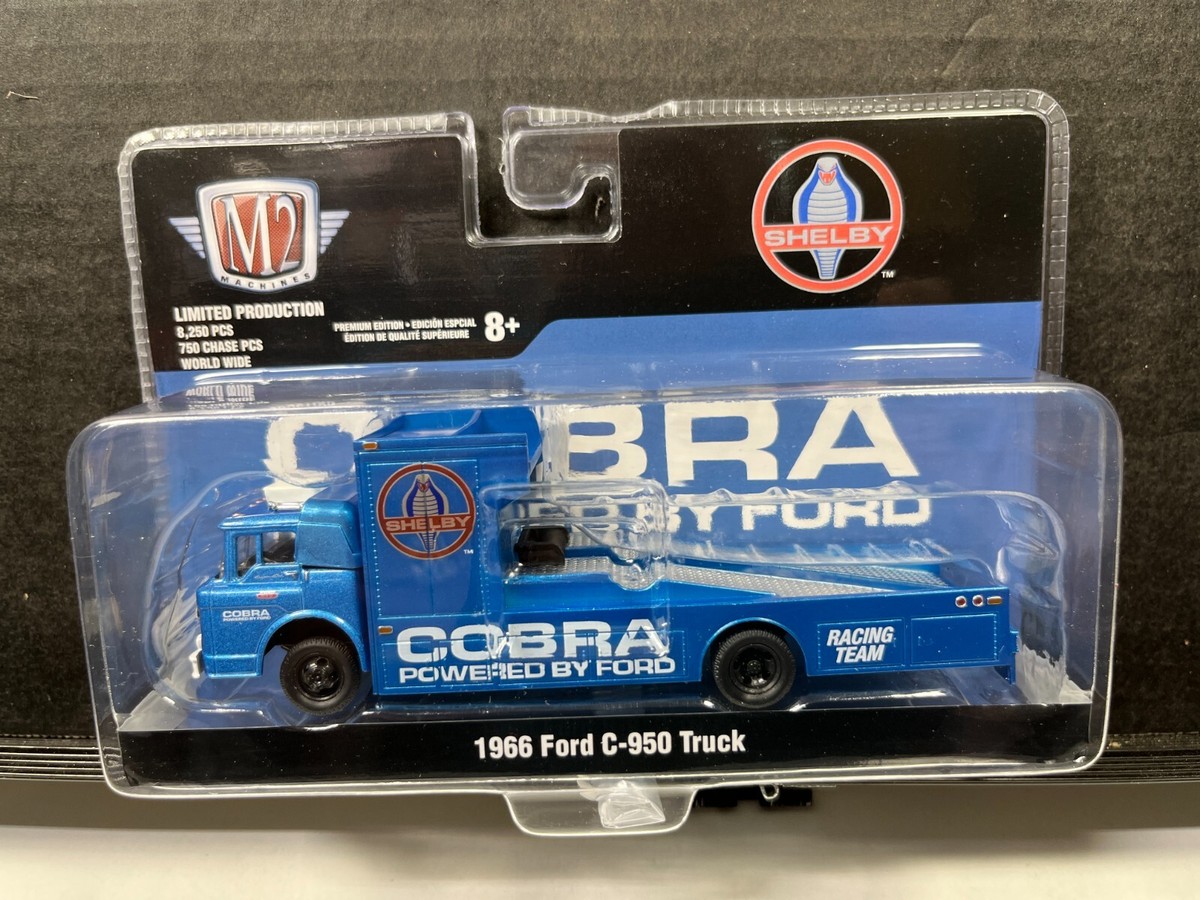 1/64 M2 COBRA POWERED BY FORD HAULER 1966 FORD C-950 RAMP TRUCK