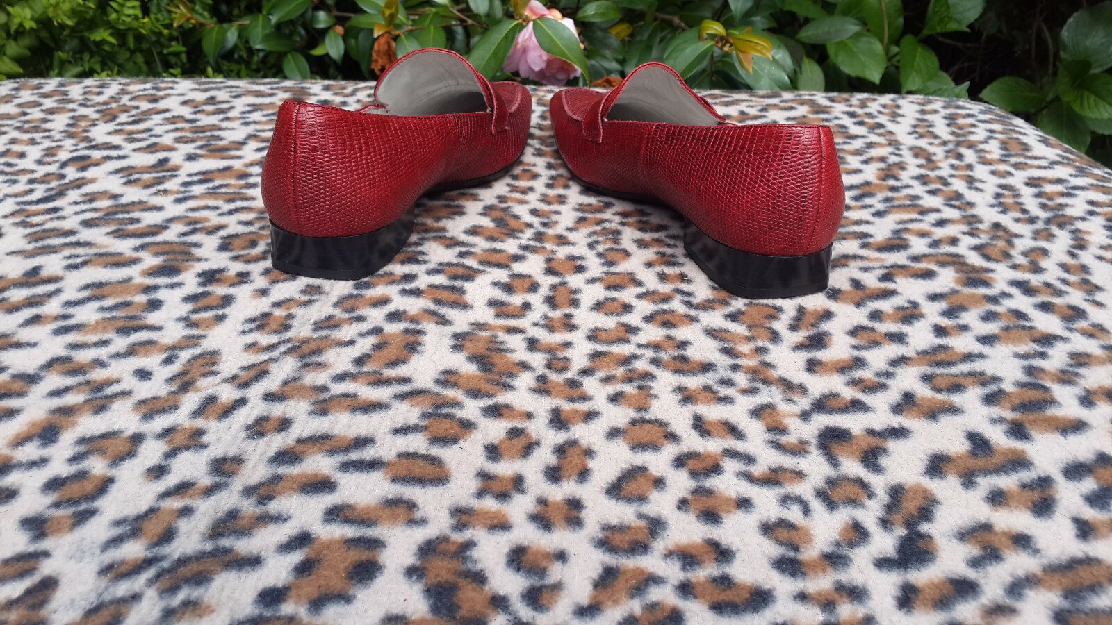 Peter Kaiser Ex Display Red Lizard pattern Leathe… - image 9