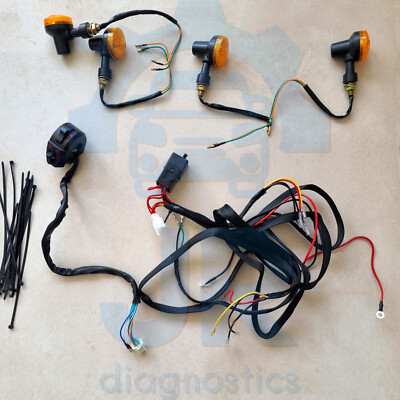 4 BLINKER BLINKER KABELBAUM RELAISSATZ für MOTORRAD UNIVERSAL UK