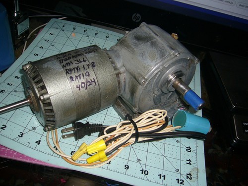 Right Angle Gearmotor, 208 VAC, 1.78 RPM Ratio 40/24, Vintage Chicken Oven - Picture 4 of 4