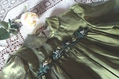 festliches Kleidchen f..4 J. Gr.104 PETIT Italy Blütenpasse Ballonsaum gefüttert - Bild 1 von 4