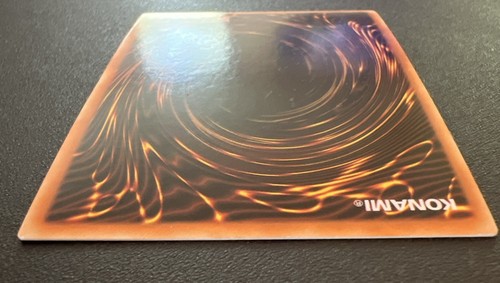 Yugioh Dark Magician MAGO-EN002 Gold Rare 1st Edition - Picture 21 of 24