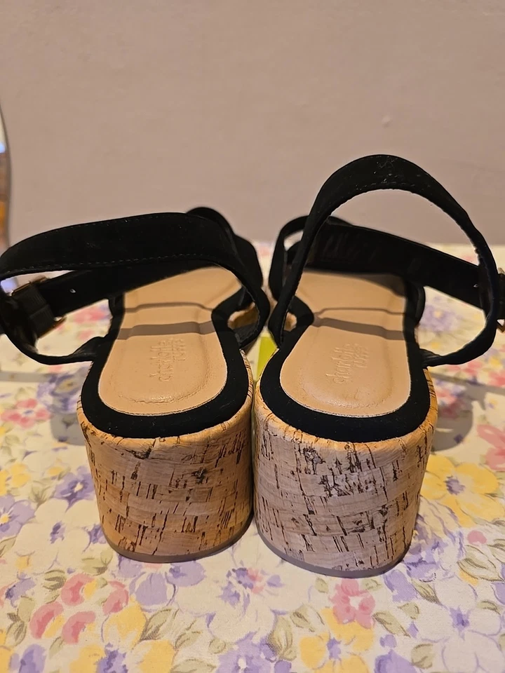 Cuñas/tacones Charlotte Russe. Cuero negro. Mujer - Talla 8 NUEVO J6 Foto 4 de 4