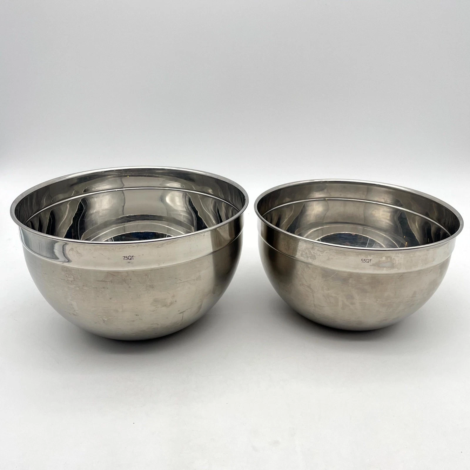Lot of 2 Stainless Steel Mixing Bowls Silver Corrosion-Resistant 7.5 QT & 5.5 QT