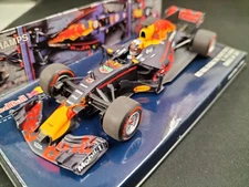 Minichamps Red Bull Racing Rb13