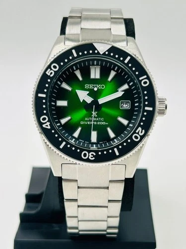 Vintage Seiko Prospex Automatic 200m Diver Men’s Watch Green Dial Japan made