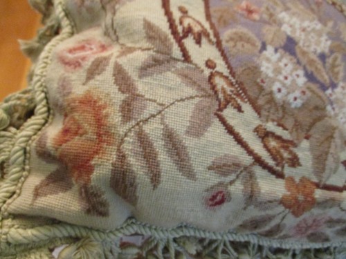 Aubusson Needlepoint Pillow Cover no tag 18” X 16” Floral Ring Roses Tassels EUC - Picture 3 of 16