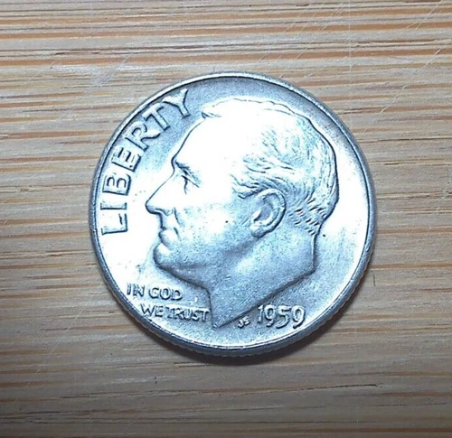 1950 D 🎇  * ROOSEVELT DIME * US MINT 10c COIN * .90 SILVER * VF nice coin ❤️