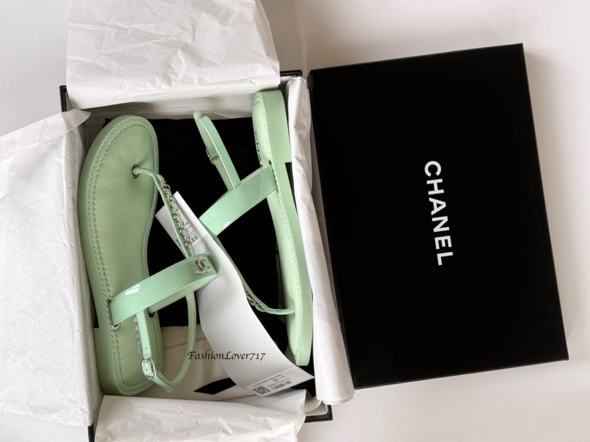 NEW $1025 22C CHANEL PASTEL LIGHT GREEN PATENT LEATHER THONGS