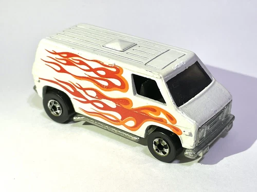 VINTAGE 1974 HOT WHEELS WHITE WITH FLAMES SUPER VAN Very Nice Condition