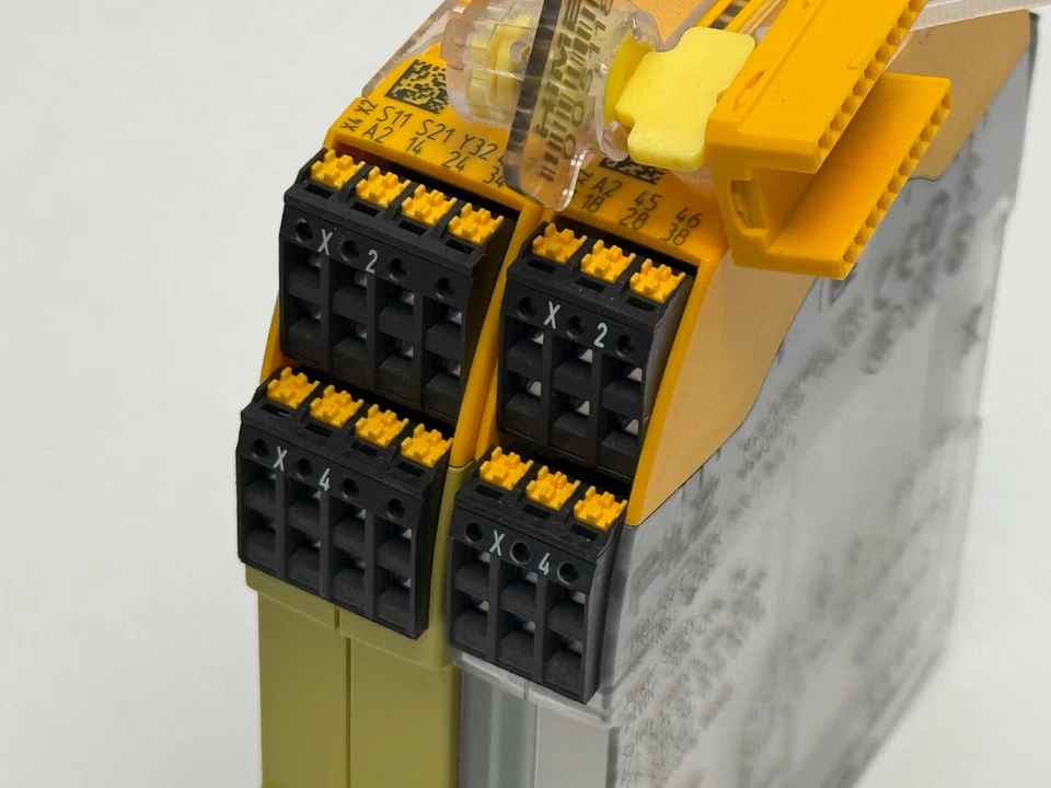 Pilz PNOZ-S9 PNOZ-S4 Safety Relay Set Pilz 150109 751104 PNOZ S9 & PNOZ S4 - Image 4 of 4