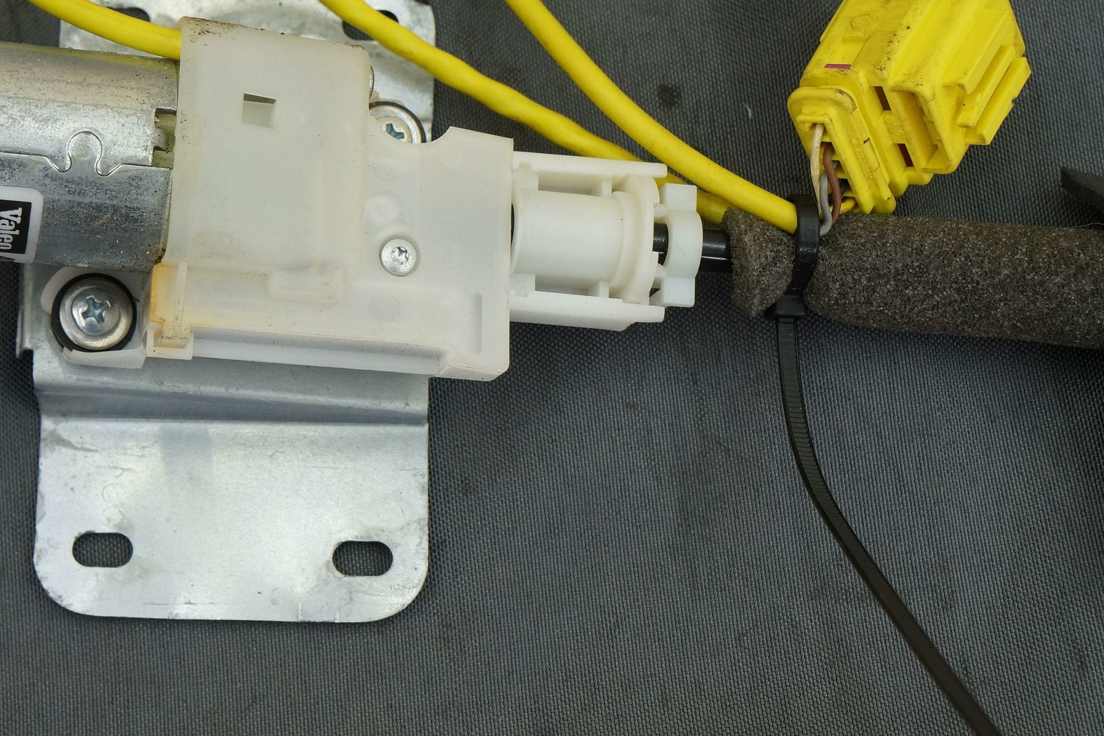 Front Left Driver Seat Belt Height Adjuster Motor 3D7857819B Bentley Spur 2006