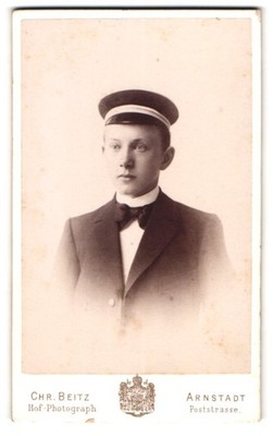 Fotografie Chr. Beitz, Arnstadt, junger Student Max Hauschild im Anzug mit Flie 