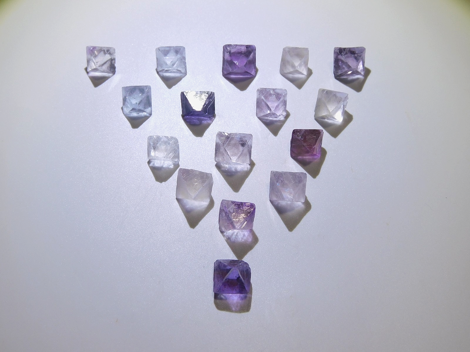 Wholesale Lot of Fluorite Octahedrons from Cave-in-Rock Hardin Co Illinois Flash Sale