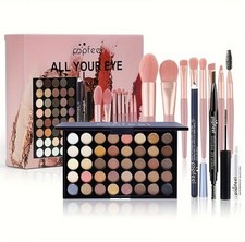 A Gift Set Featuring 40 Shades of Eye Shadow, Including a Black Eye Shadow