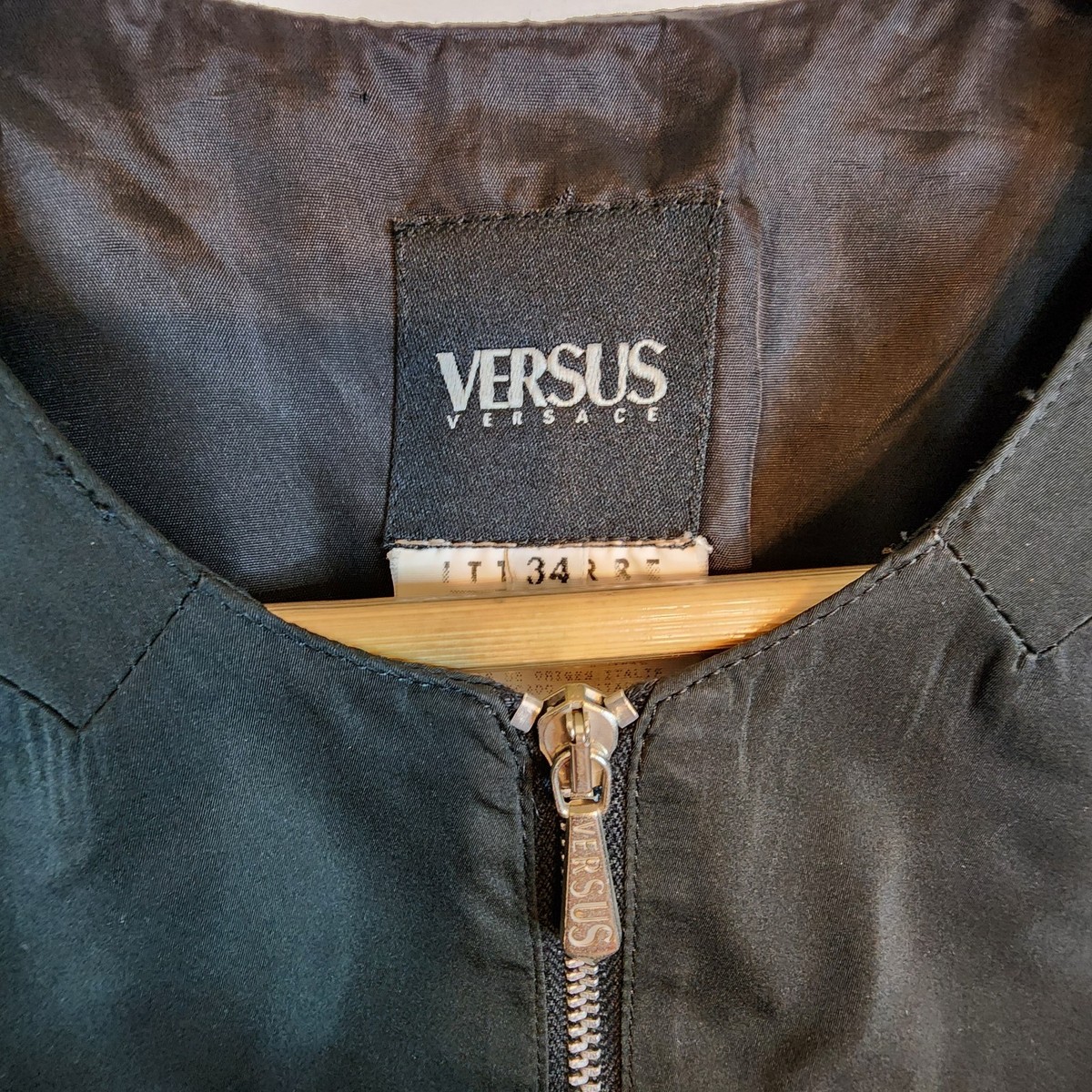 Vintage Gianni Versace Versus Italy Black Satin Short Zipper Women