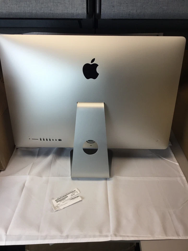 Apple iMac "Core i5" 3.2 27" (5K, Late 2015) - A1419 (EMC 2834) - Grade C - Image 3 of 4